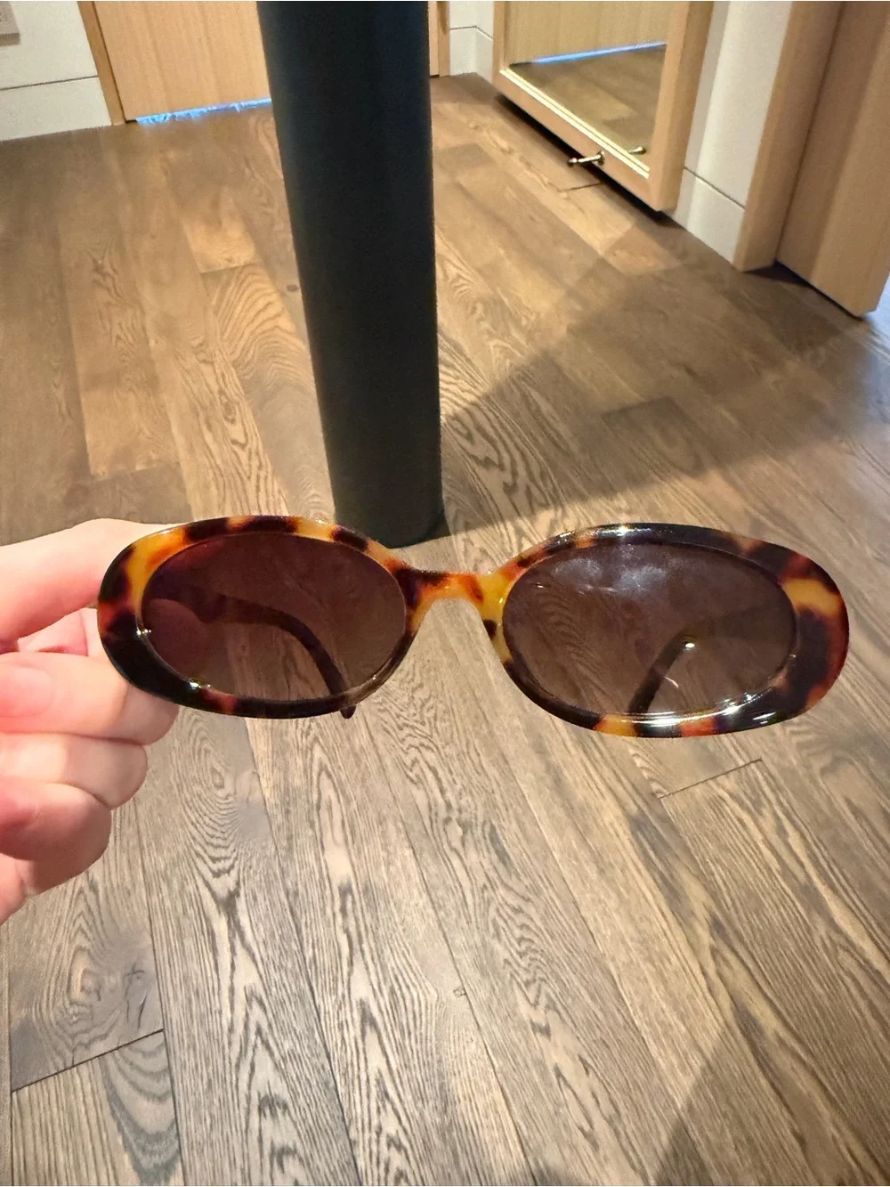 Tortoiseshell Oval Women's Sunglasses